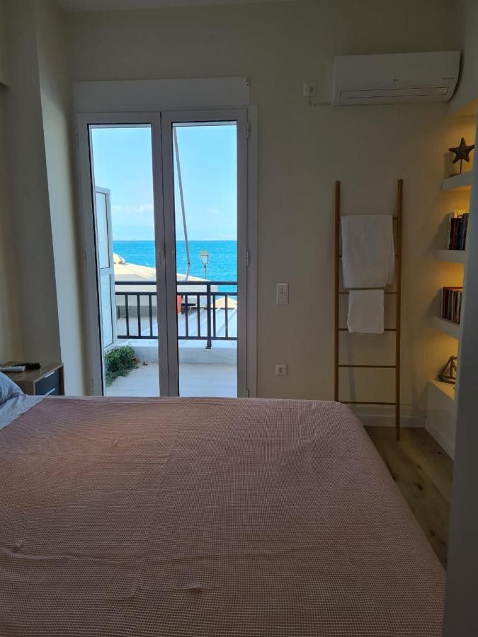 Appartamento Grace Seaside Loutráki Esterno foto