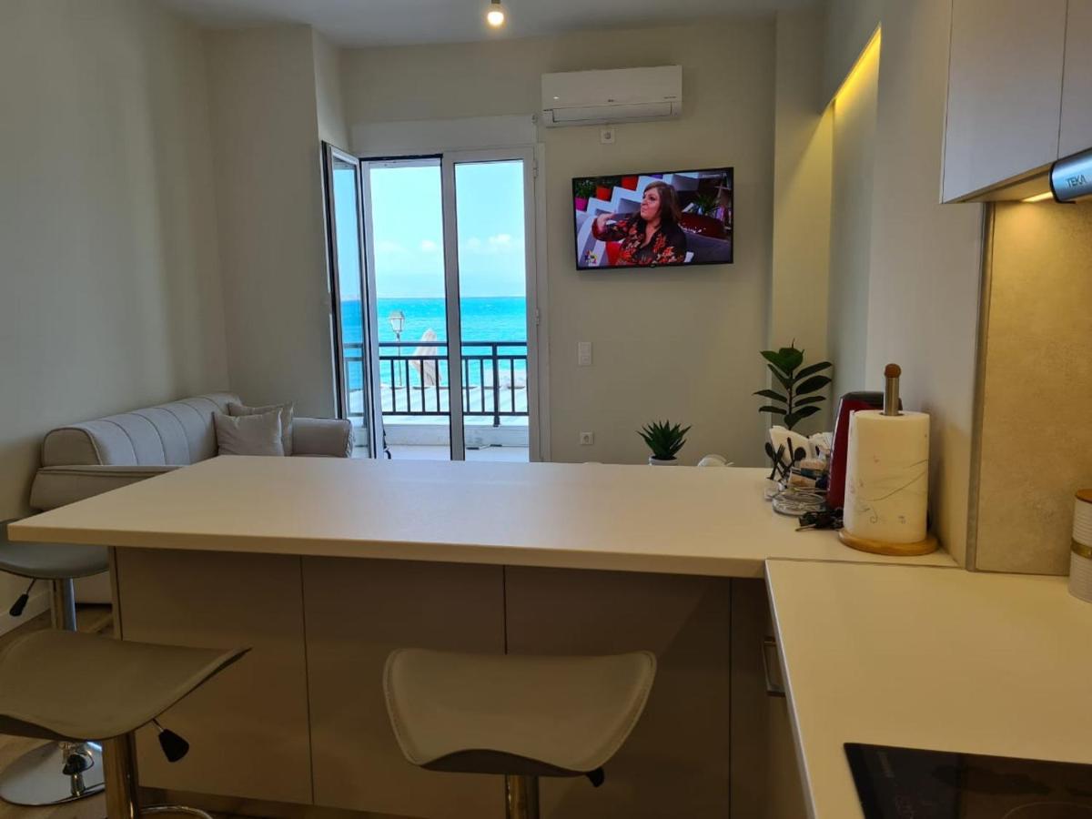 Appartamento Grace Seaside Loutráki Esterno foto