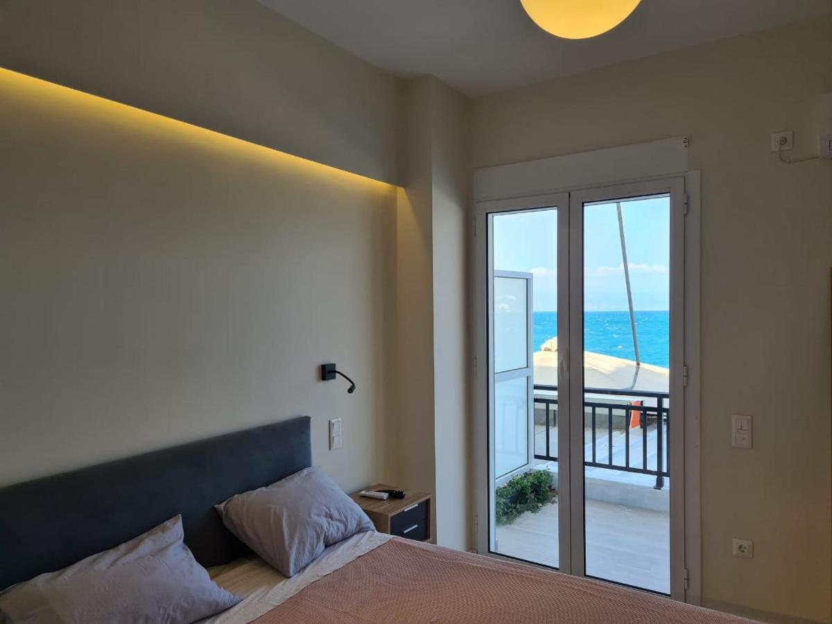 Appartamento Grace Seaside Loutráki Esterno foto